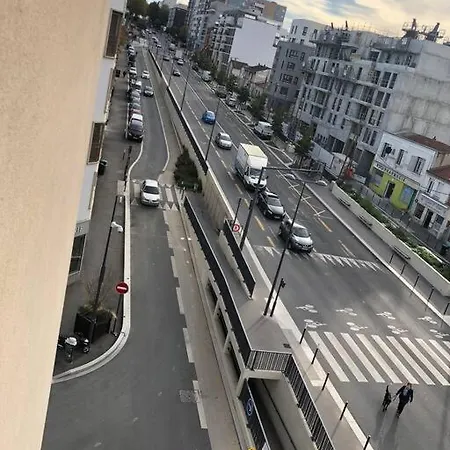 Meuble A Louer 100 M De Metro Ligne 7 דירה *